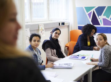 Schülerinnen im Unterricht im Ute Bock Bildungszentrum