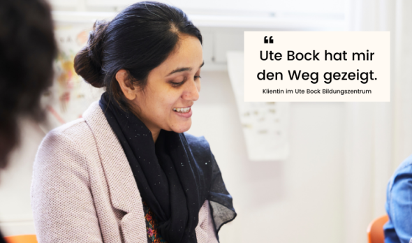 Klientin im Ute Bock Bildungszentrum mit Zitat: Ute Bock hat mir den Weg gezeigt. (c) Sophie Kirchner