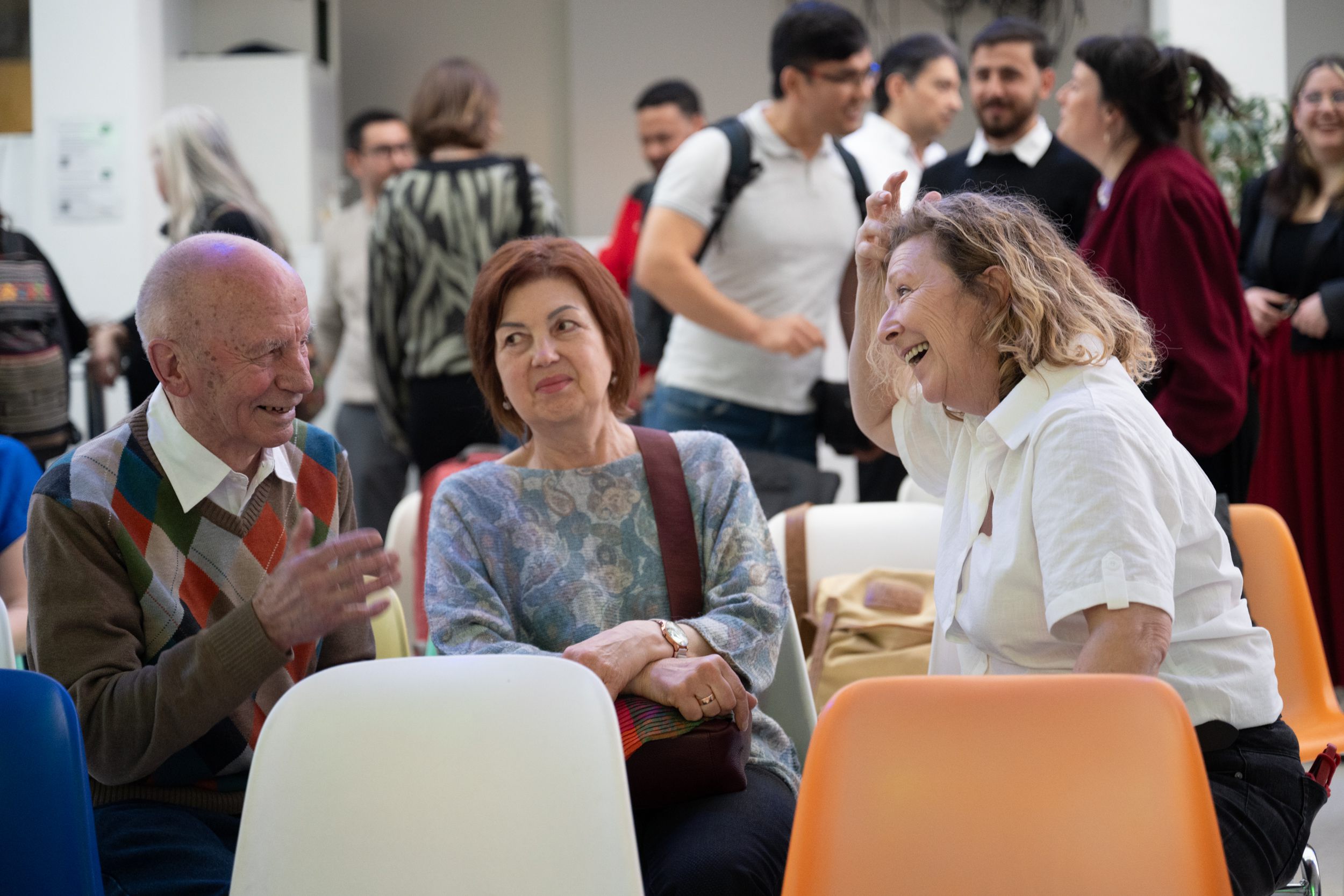 Gewinner Oleg im Gespräch mit Gästen beim Bock Preis 2026