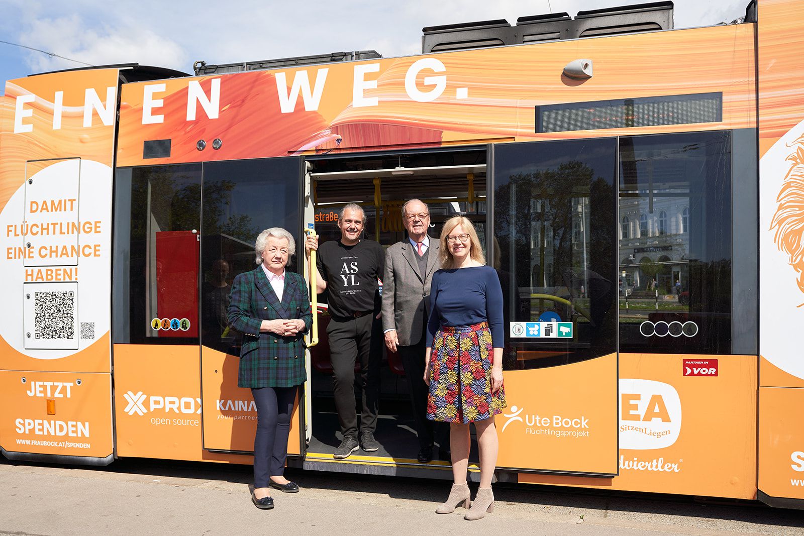 4 Personen am Eingang der Bock-Bim